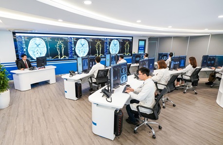 Chẩn đoán hình ảnh không khoảng cách và hội chẩn trực tuyến